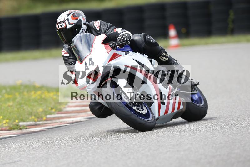 /37 28.07.2025 Dunlop Ride und Test Day ADR/Trackday Erfahren gelb Trackday schnell  rot/44